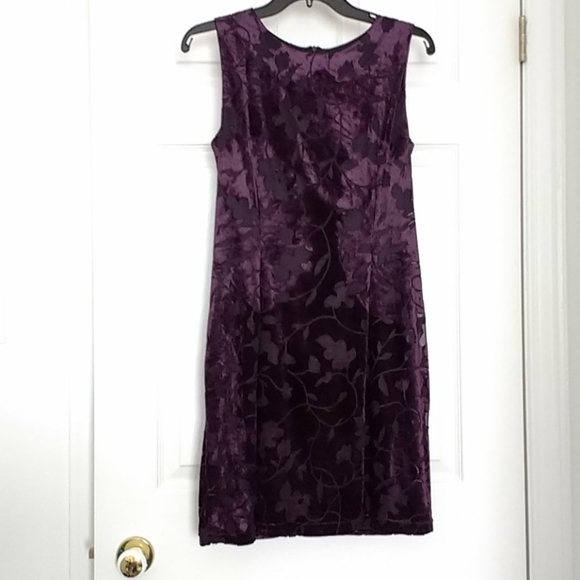 Sleeveless Pariscope dress - Picture 2 of 7